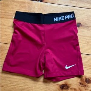 Magenta Nike pro’s